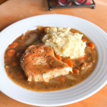 Gluten free pork chops with gravy, vegetables and mashed potatoes