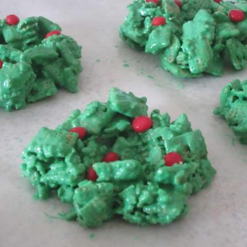 allergy friendly corn flake wreaths